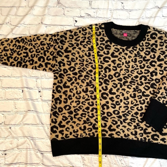 Vince  Camuto animal print sweater NWT - Picture 3 of 6